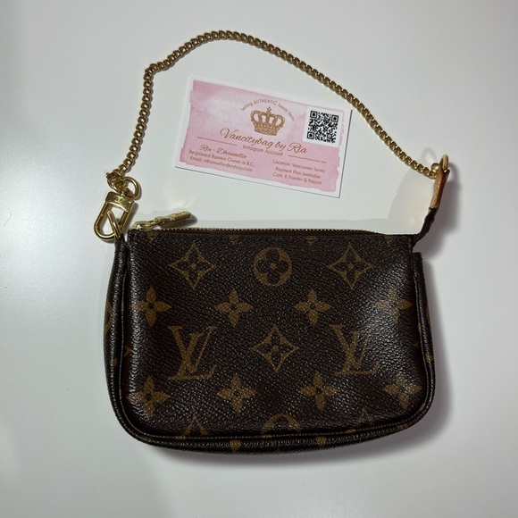 ❣️❣️❣️SOLD on IG❣️❣️❣️ mini pochette monogram - Picture 1 of 16